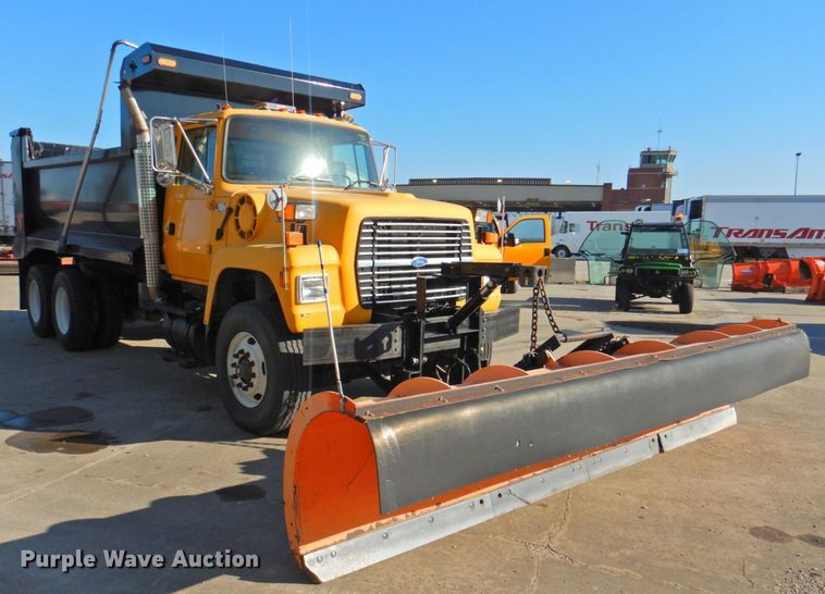 image for item DP4678 1995 Ford LT8000  dump truck