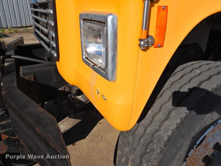 image for item DP4678 1995 Ford LT8000  dump truck