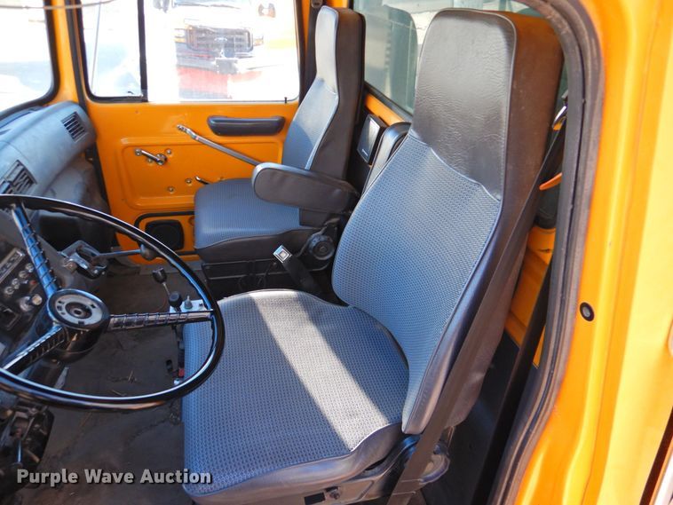 image for item DP4678 1995 Ford LT8000  dump truck