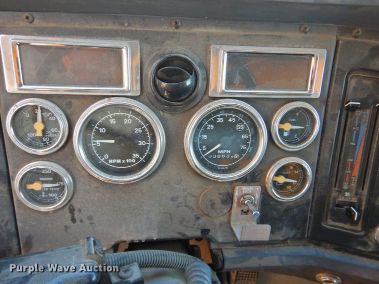 image for item DP4678 1995 Ford LT8000  dump truck