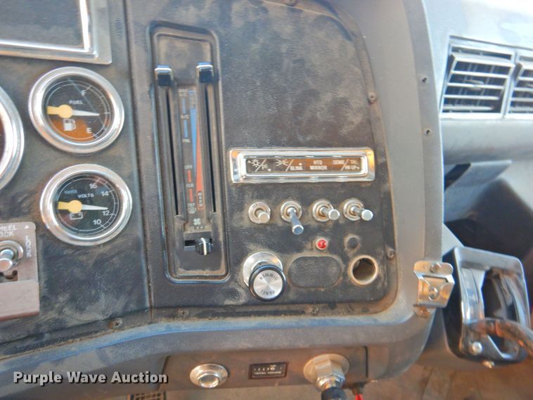 image for item DP4678 1995 Ford LT8000  dump truck