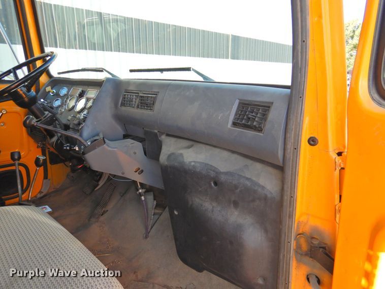 image for item DP4678 1995 Ford LT8000  dump truck