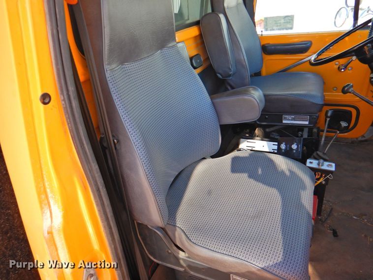 image for item DP4678 1995 Ford LT8000  dump truck