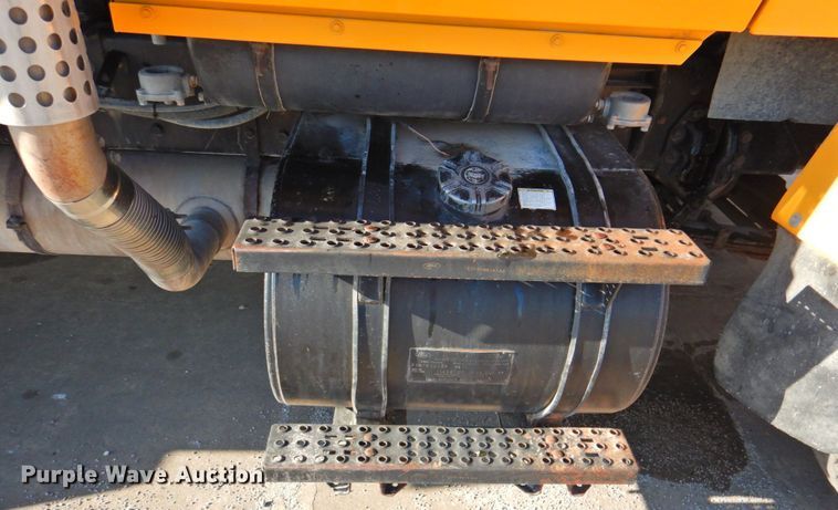 image for item DP4678 1995 Ford LT8000  dump truck