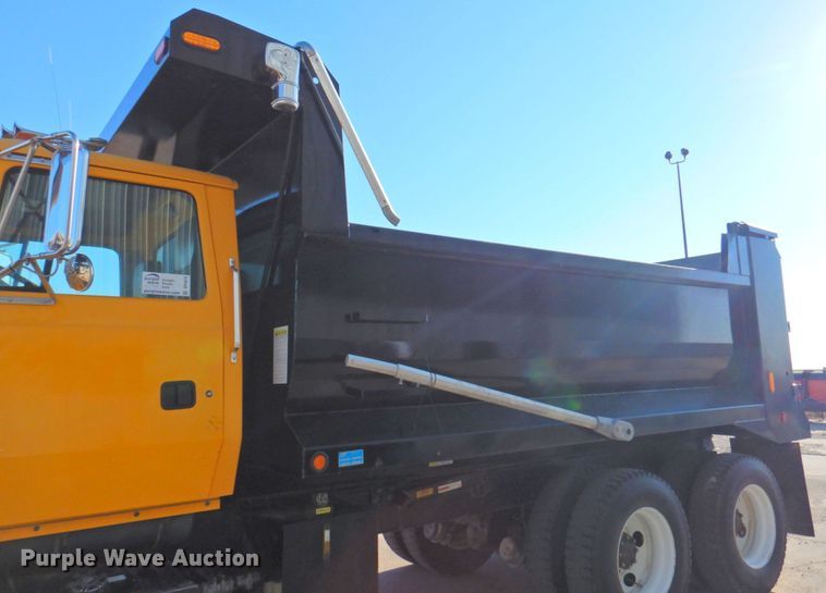 image for item DP4678 1995 Ford LT8000  dump truck