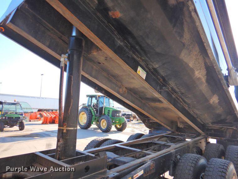 image for item DP4678 1995 Ford LT8000  dump truck