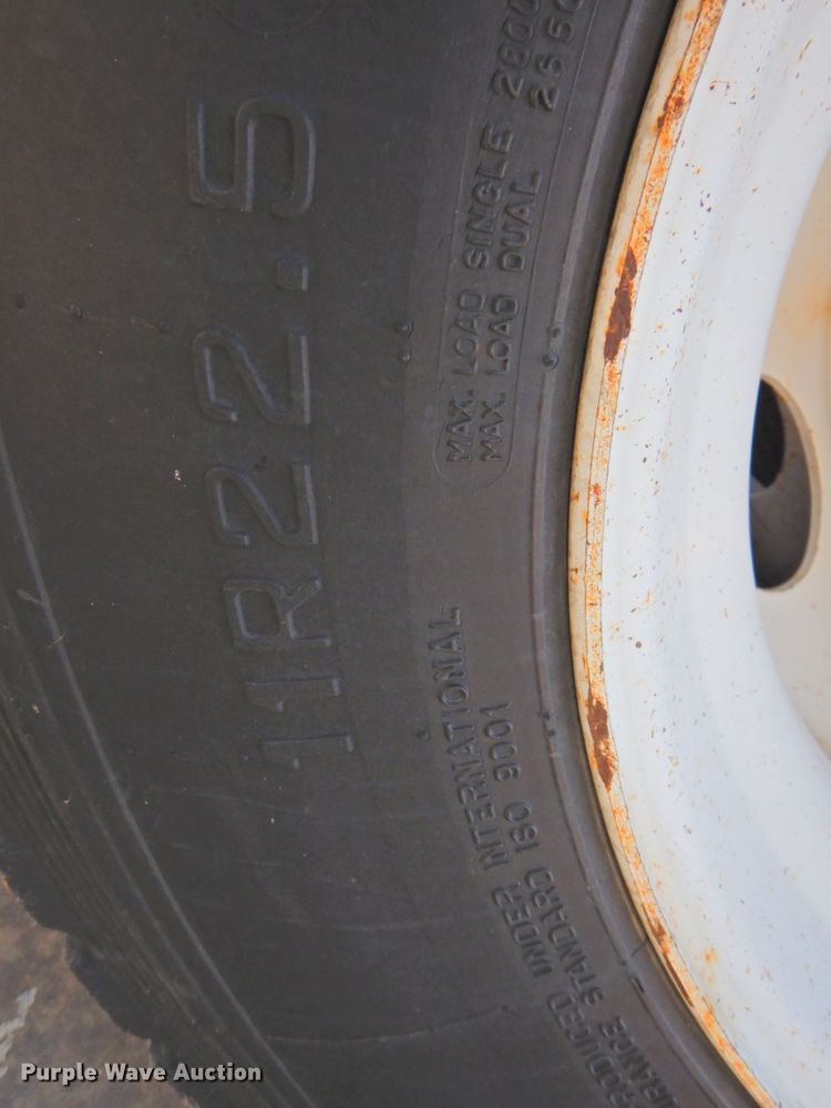 image for item DP4678 1995 Ford LT8000  dump truck