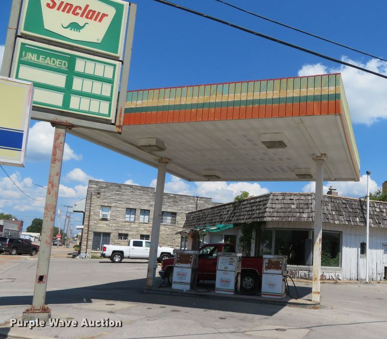 image for item DR0100 Fuel station equipment