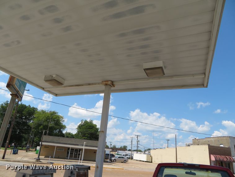 image for item DR0100 Fuel station equipment