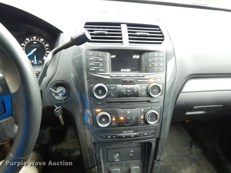 image for item DS1334 2017 Ford Explorer Police Interceptor  SUV