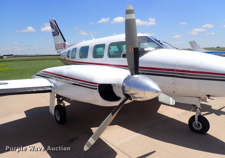 image for item DS7111 Piper Navajo PA 31-325  airplane