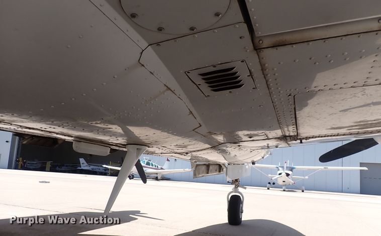 image for item DS7111 Piper Navajo PA 31-325  airplane