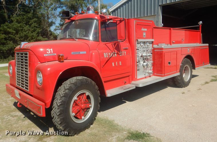image for item HU9435 1972 International 1700  pumper fire truck