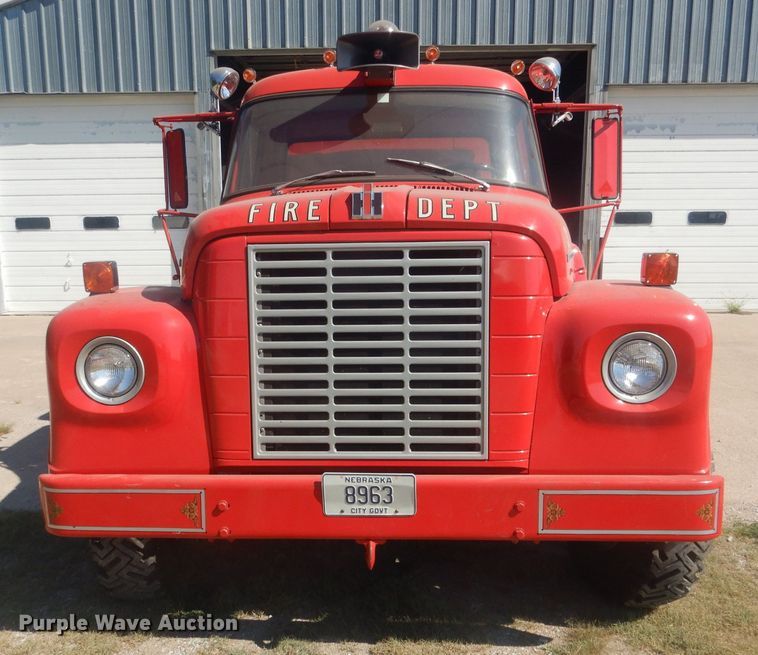 image for item HU9435 1972 International 1700  pumper fire truck