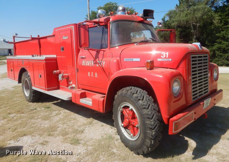 image for item HU9435 1972 International 1700  pumper fire truck