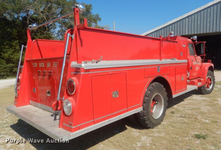 image for item HU9435 1972 International 1700  pumper fire truck