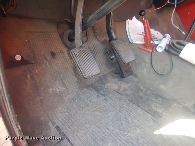 image for item HU9435 1972 International 1700  pumper fire truck