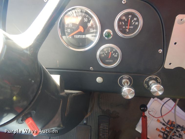 image for item HU9435 1972 International 1700  pumper fire truck