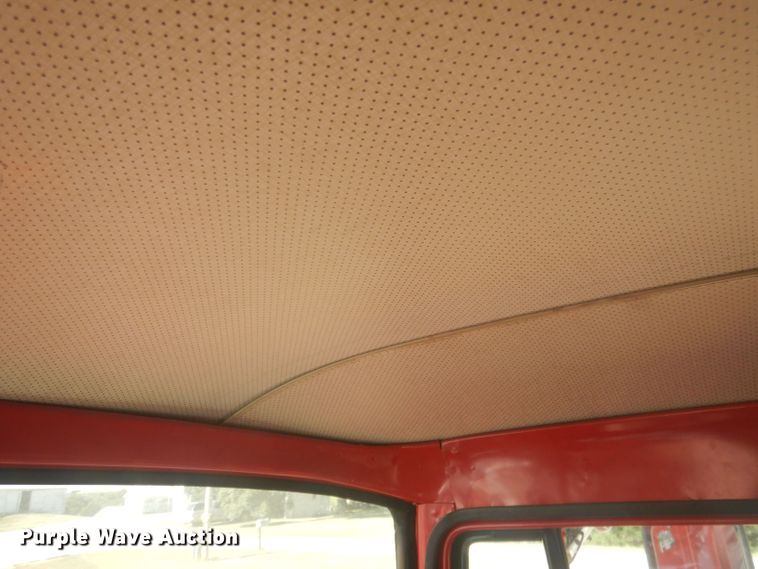 image for item HU9435 1972 International 1700  pumper fire truck