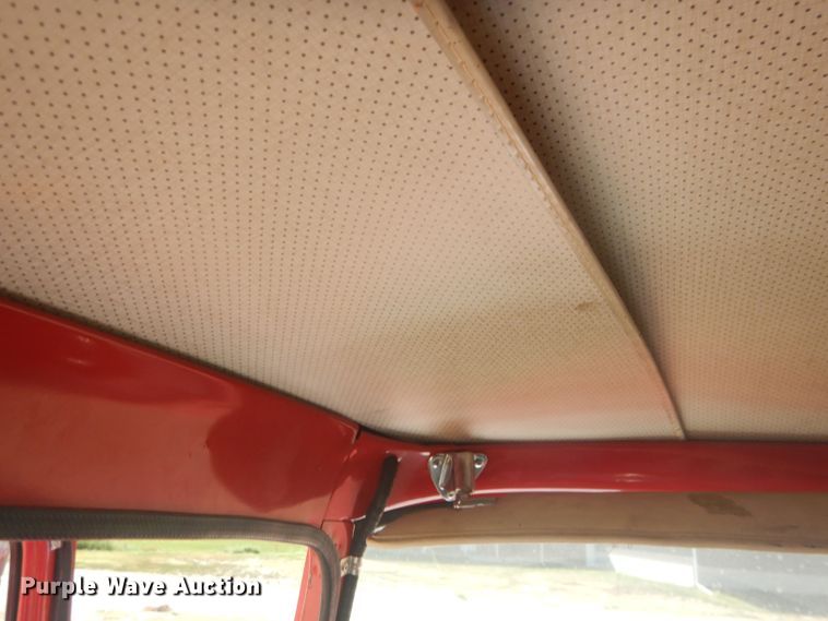 image for item HU9435 1972 International 1700  pumper fire truck