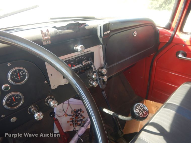 image for item HU9435 1972 International 1700  pumper fire truck