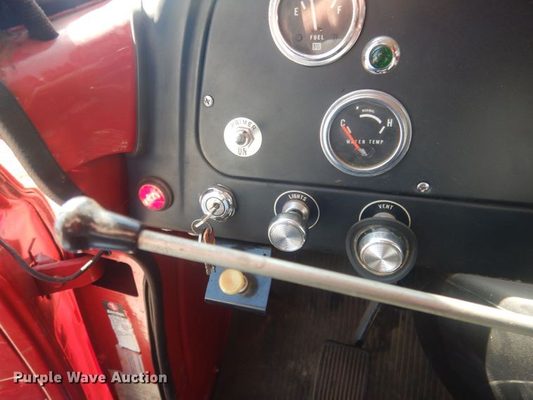 image for item HU9435 1972 International 1700  pumper fire truck