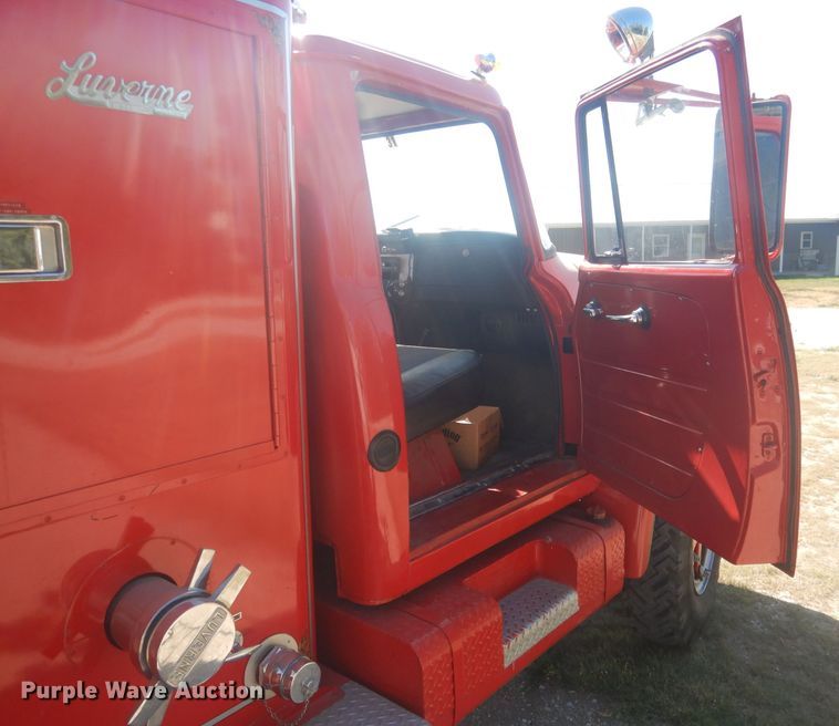 image for item HU9435 1972 International 1700  pumper fire truck