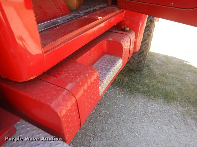 image for item HU9435 1972 International 1700  pumper fire truck