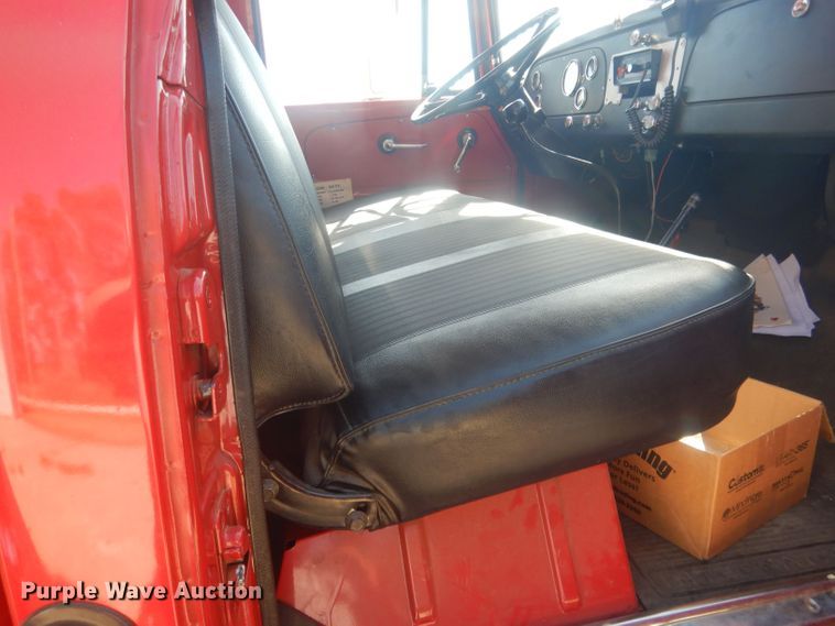 image for item HU9435 1972 International 1700  pumper fire truck