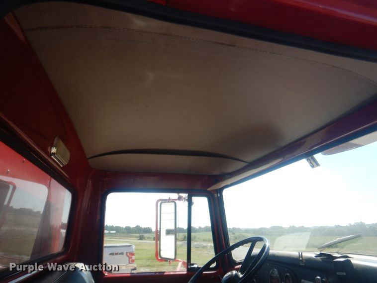 image for item HU9435 1972 International 1700  pumper fire truck