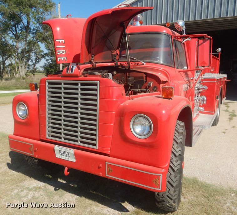 image for item HU9435 1972 International 1700  pumper fire truck