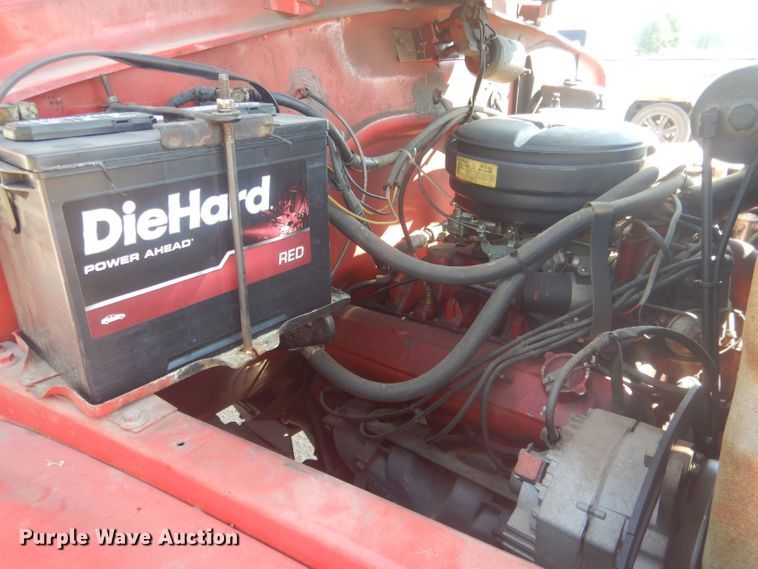 image for item HU9435 1972 International 1700  pumper fire truck