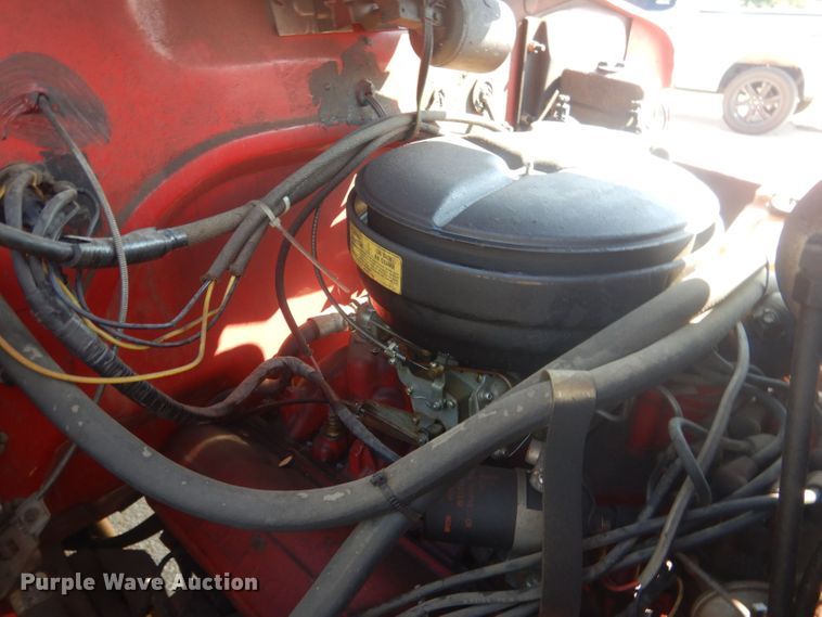 image for item HU9435 1972 International 1700  pumper fire truck