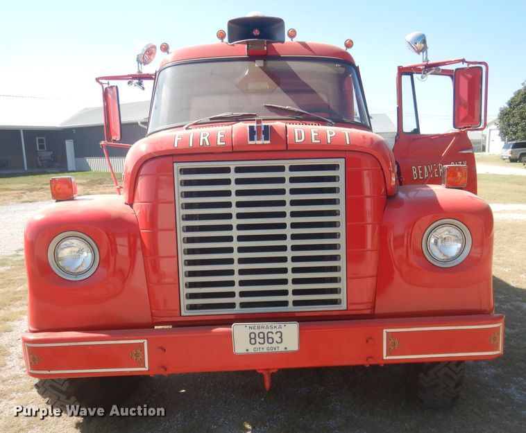 image for item HU9435 1972 International 1700  pumper fire truck