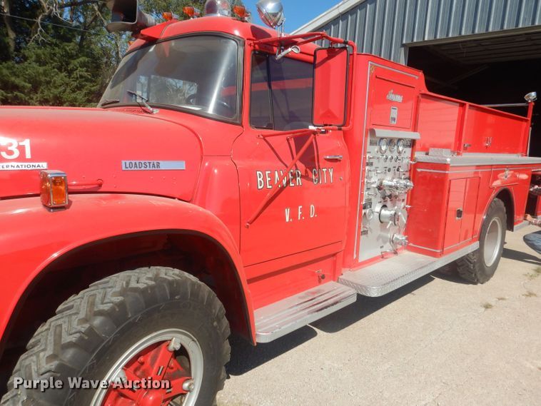 image for item HU9435 1972 International 1700  pumper fire truck