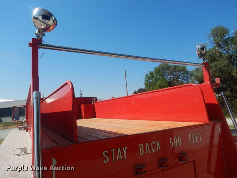 image for item HU9435 1972 International 1700  pumper fire truck