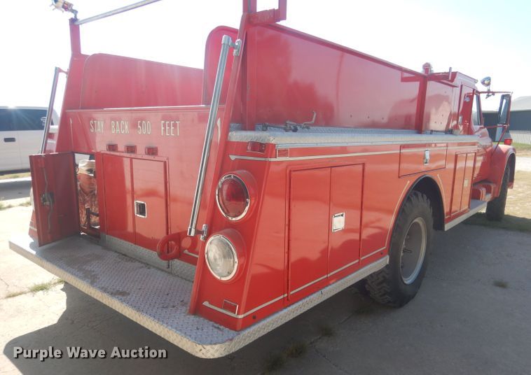 image for item HU9435 1972 International 1700  pumper fire truck