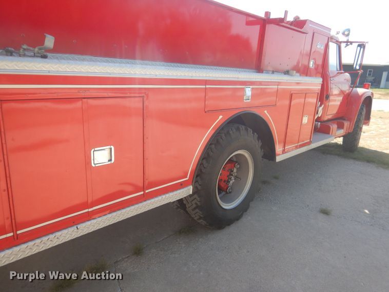 image for item HU9435 1972 International 1700  pumper fire truck