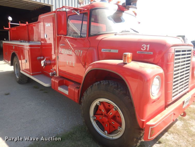 image for item HU9435 1972 International 1700  pumper fire truck