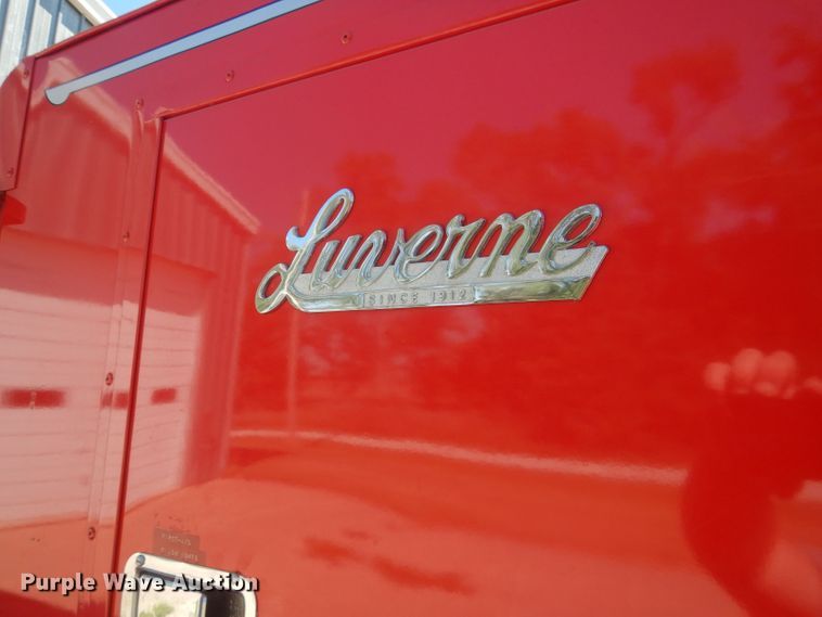 image for item HU9435 1972 International 1700  pumper fire truck