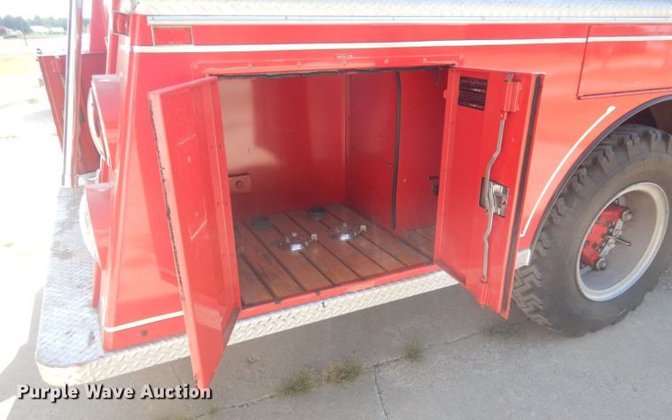 image for item HU9435 1972 International 1700  pumper fire truck