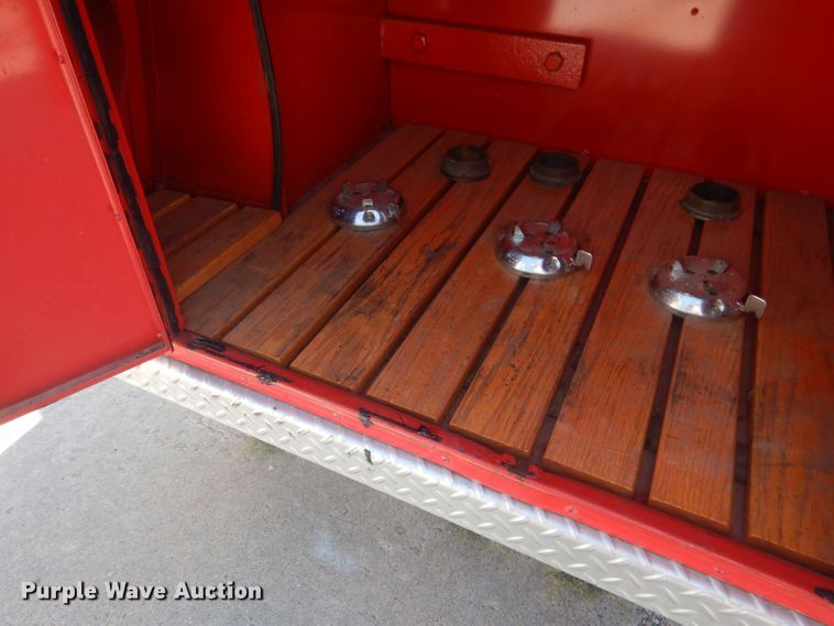 image for item HU9435 1972 International 1700  pumper fire truck