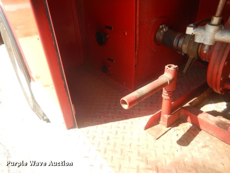 image for item HU9435 1972 International 1700  pumper fire truck