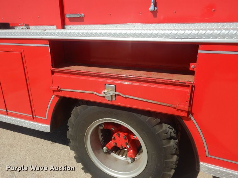 image for item HU9435 1972 International 1700  pumper fire truck