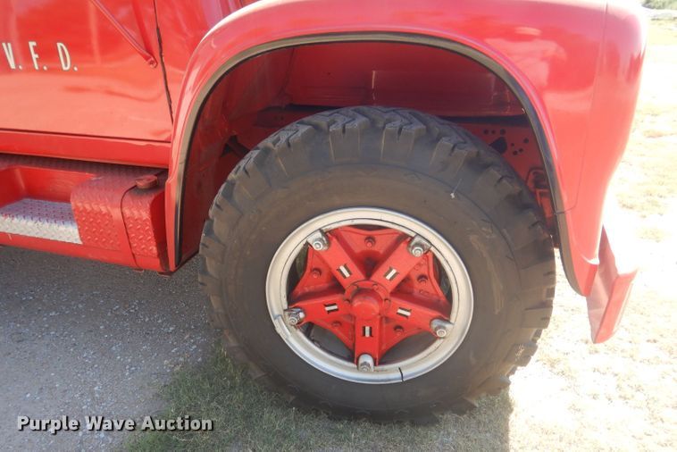 image for item HU9435 1972 International 1700  pumper fire truck