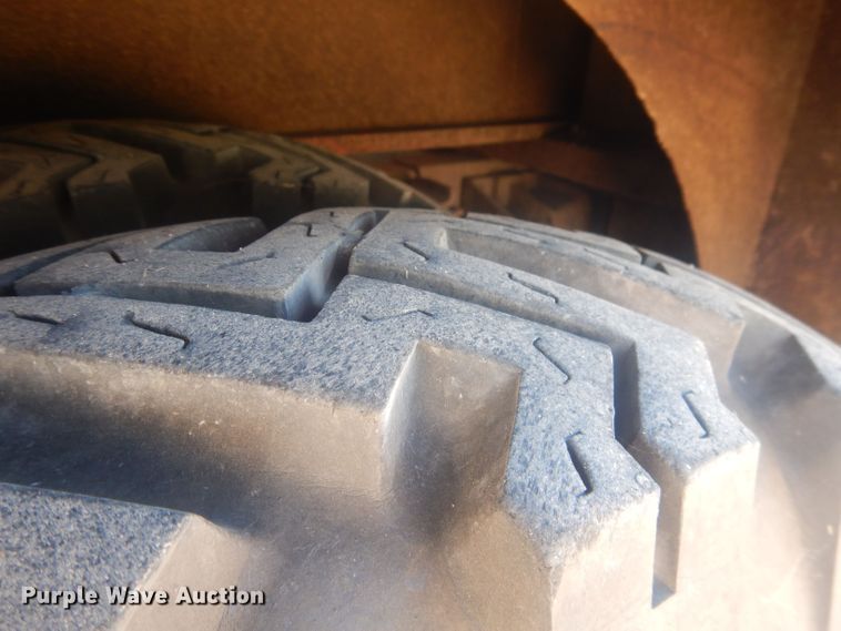 image for item HU9435 1972 International 1700  pumper fire truck