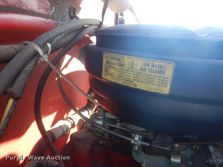 image for item HU9435 1972 International 1700  pumper fire truck