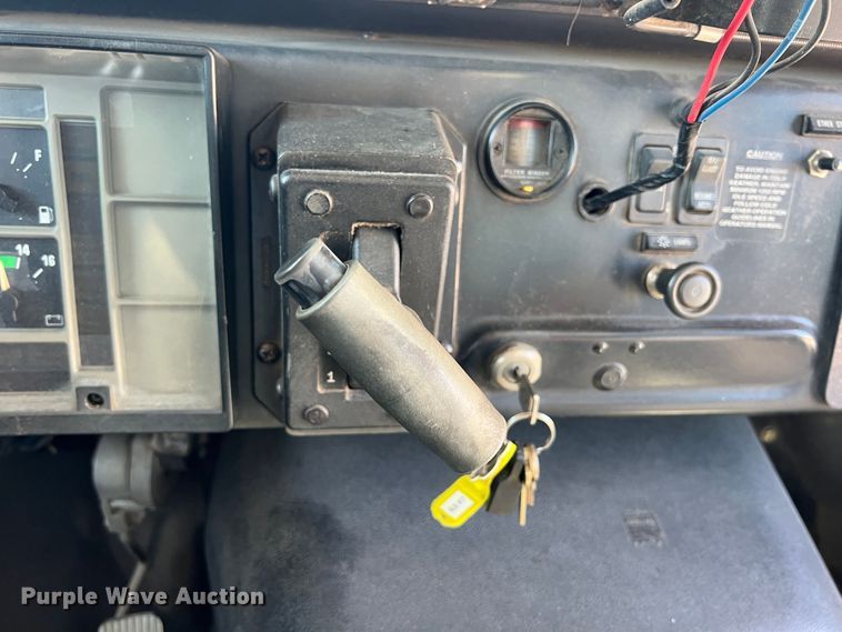 image for item IA9053 1998 International 3800  school bus