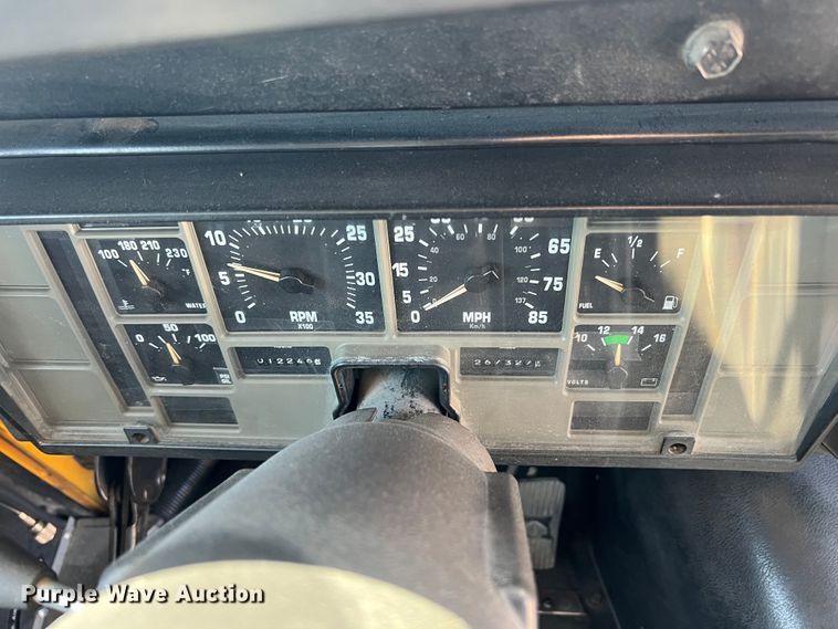 image for item IA9053 1998 International 3800  school bus