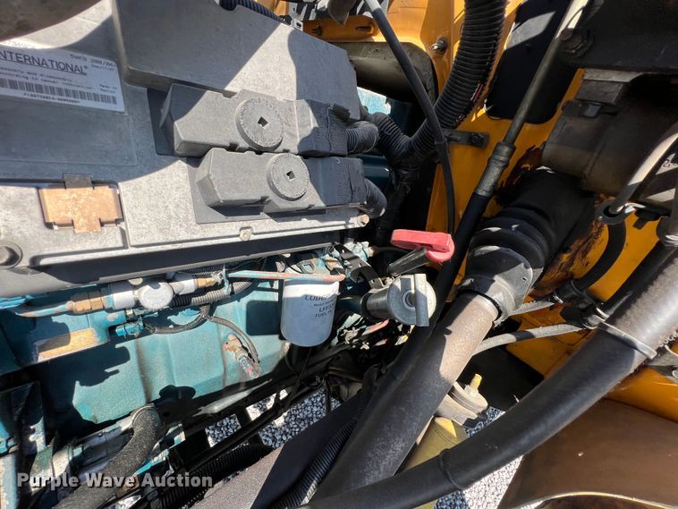 image for item IA9053 1998 International 3800  school bus